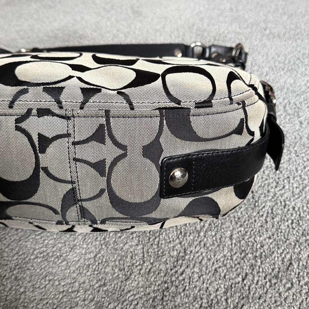 Coach Signature Hobo Blk/Tan Shoulder Bag. Teal Blue Interior! 12.5”Hx15”Wx5”D! - Picture 10 of 16